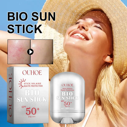 Bio Sun Stick SPF 50+ est une crème solaire sous forme de stick applicateur solide.