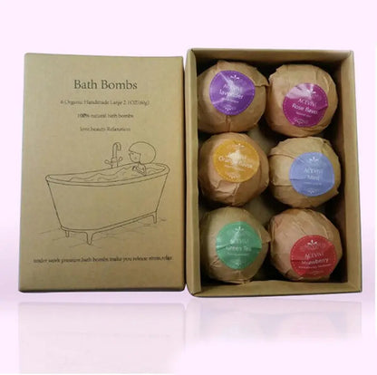 Boîte de bombes de bain colorées avec un emballage illustré représentant une baignoire.