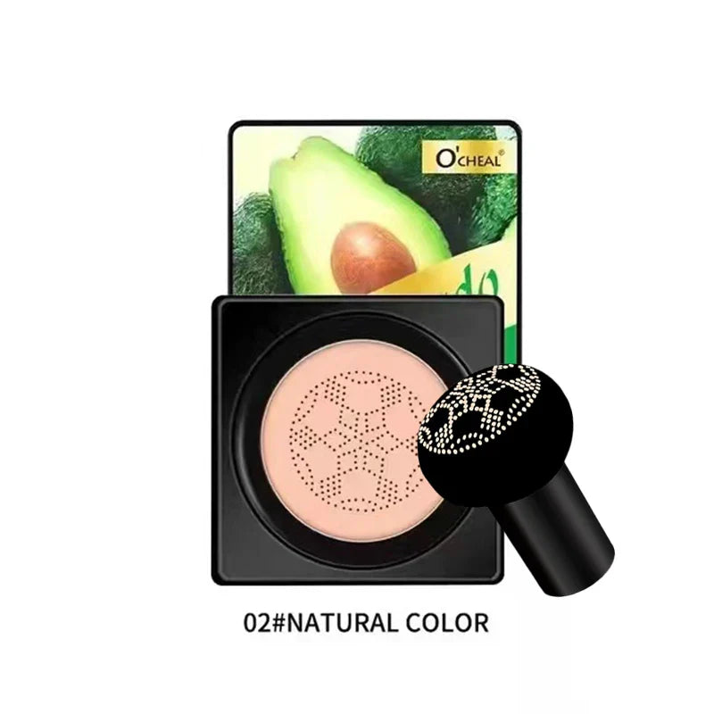 Poudre compacte rose avec un motif estampé décoratif et une houppette d’application noire.