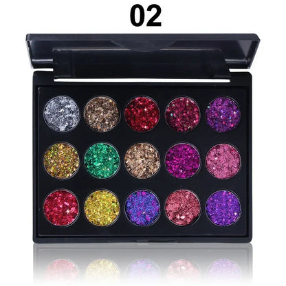 Palette de maquillage contenant 15 ombres à paupières circulaires pailletées dans différentes couleurs métalliques et vibrantes.