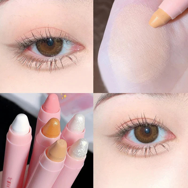 Des crayons de maquillage roses avec des pointes pastel scintillantes à côté de photos de maquillage des yeux en gros plan.