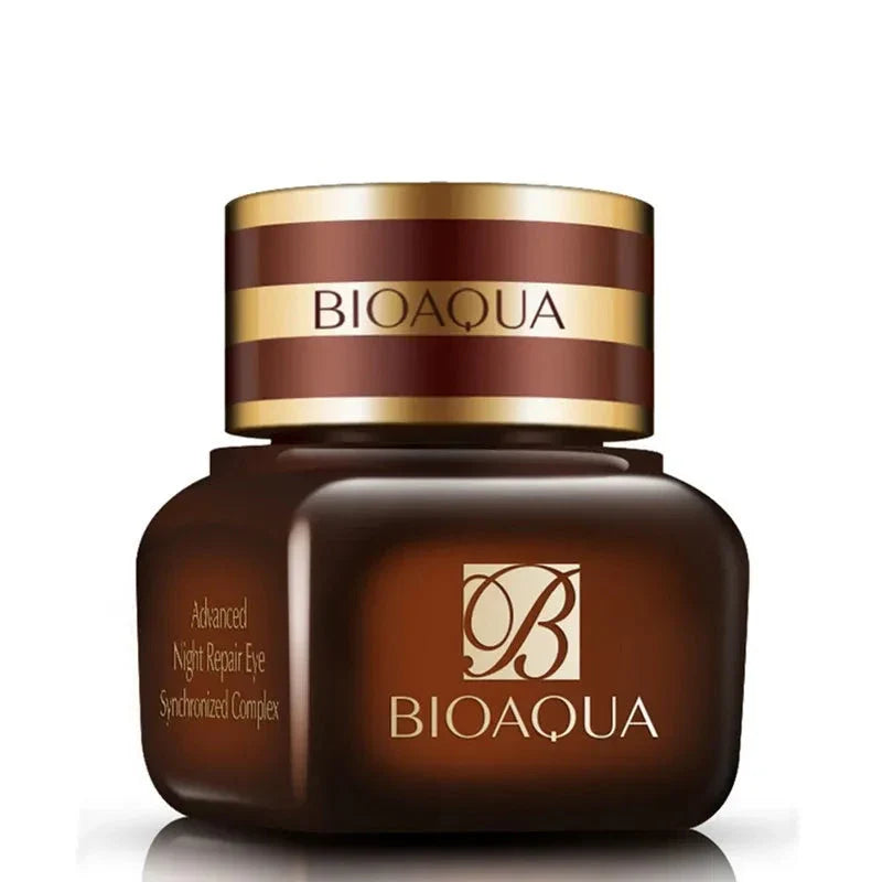 Pot à cosmétique en verre brun avec des accents dorés et la marque ’BIOAQUA’.