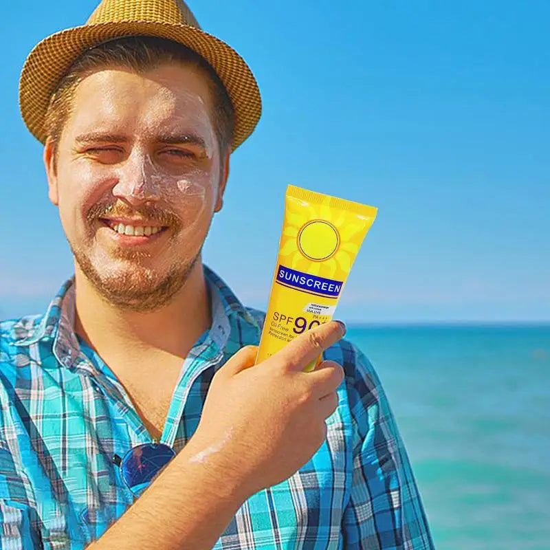 Flacon jaune de crème solaire avec une protection SPF 90.