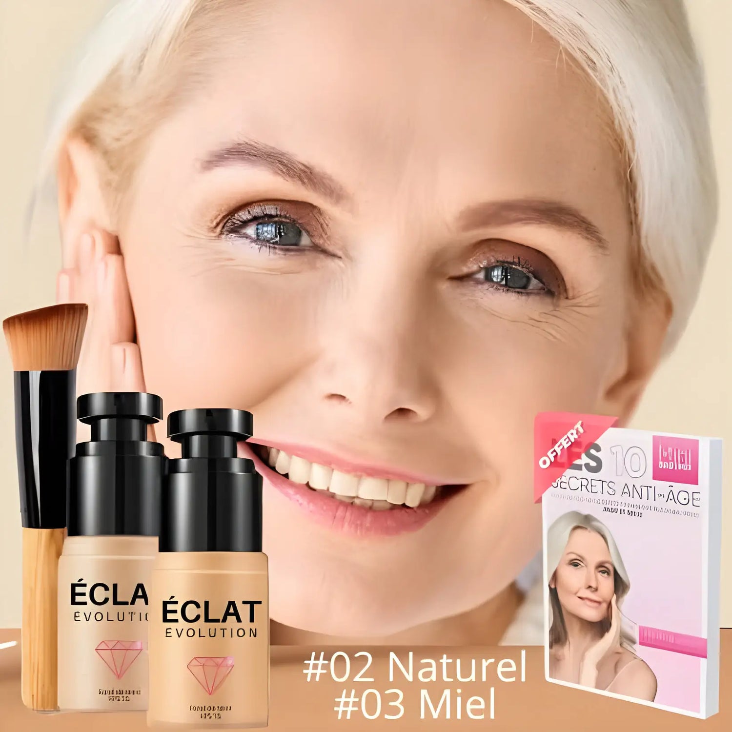 Femme mature souriante aux cheveux blonds et aux yeux bleus à côté de produits de maquillage.