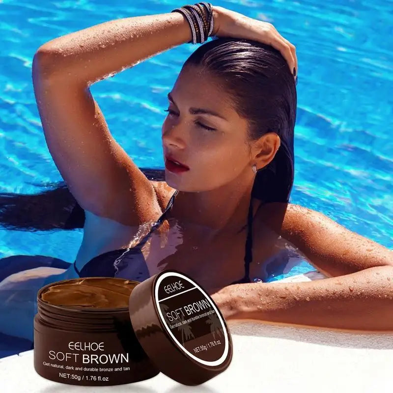 Pot de crème cosmétique marron avec la marque ’Eelice Soft Brown’.