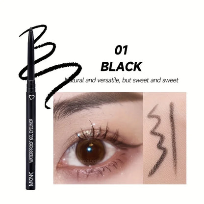 Crayon eyeliner noir waterproof avec swatches montrant son application.