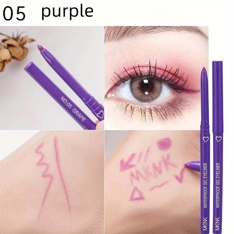 Crayon eyeliner violet avec des échantillons montrant l’application de la couleur.