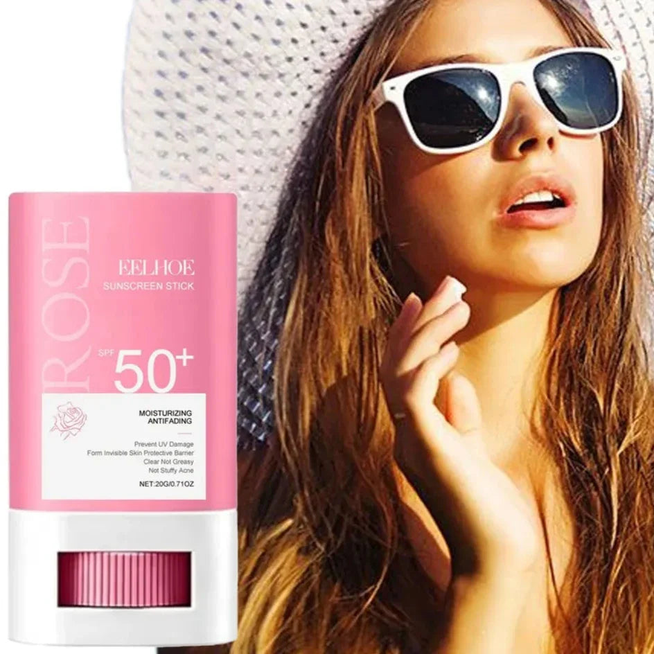 Flacon rose de crème solaire SPF 50+ de Delior.