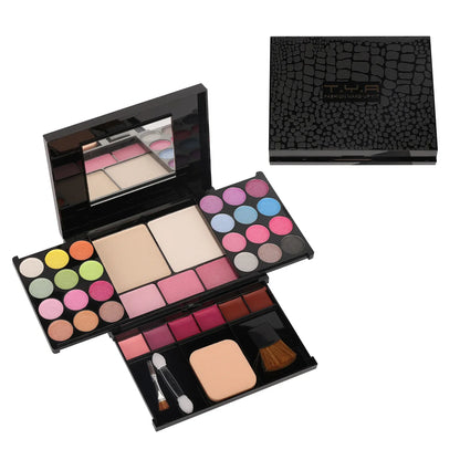 Palette de maquillage contenant des ombres à paupières, du blush, de la poudre et des couleurs pour les lèvres dans un boîtier compact noir.