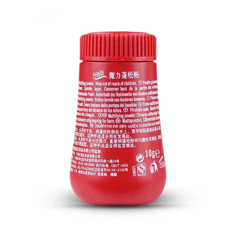 Récipient en plastique rouge avec texte multilingue imprimé en blanc.