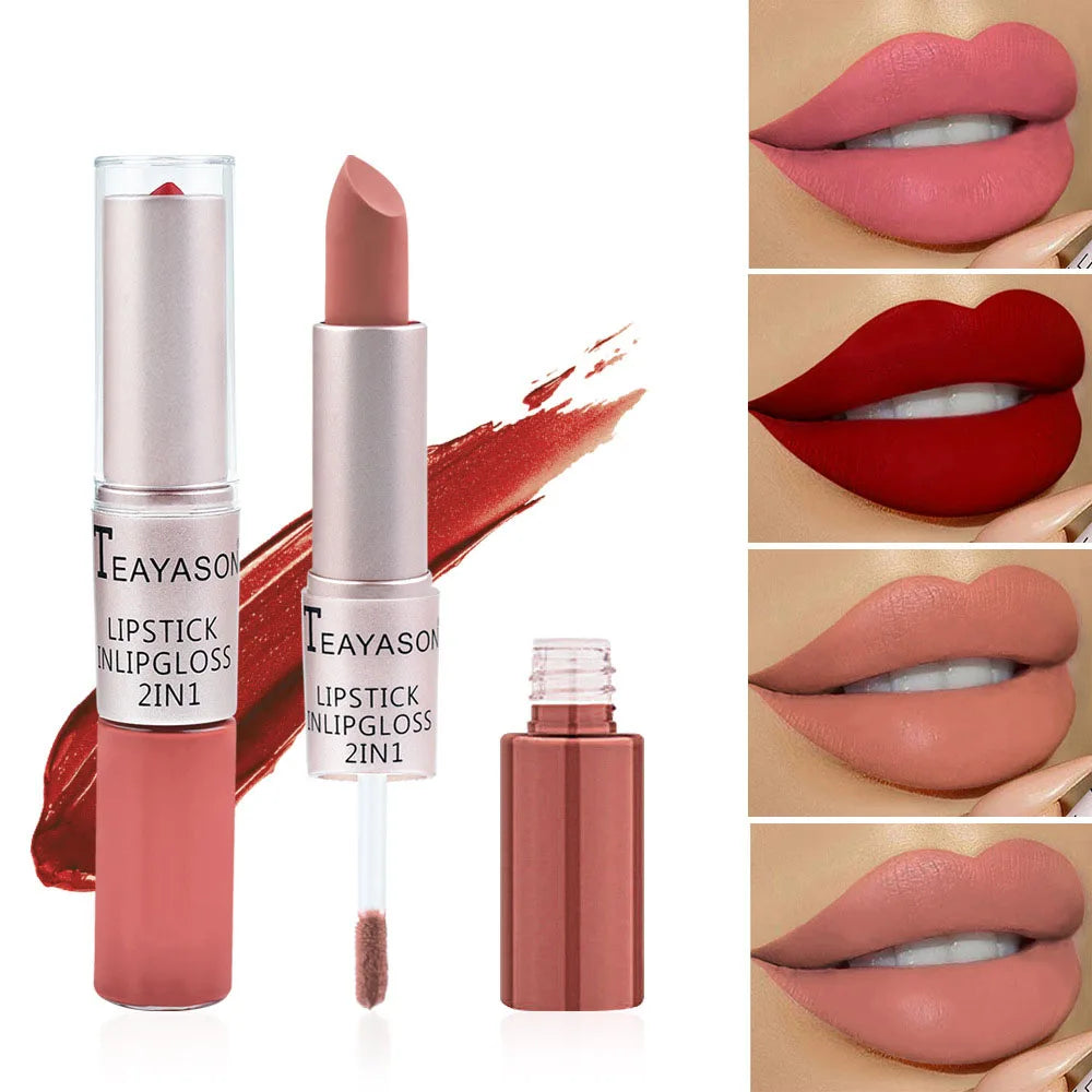 Rouge à lèvres et lipgloss 2-en-1 présentés avec des échantillons de différentes teintes.