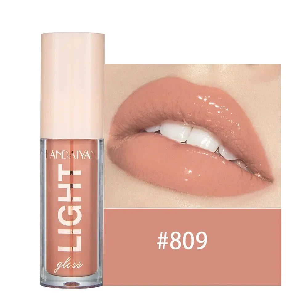 Flacon de gloss pour les lèvres de couleur nude avec la teinte 