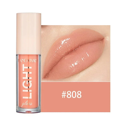 Gloss pour les lèvres de couleur pêche dans un tube transparent avec le numéro de teinte 808.