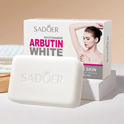 Savon blanc et emballage pour le produit Sadoer Arbutin White.