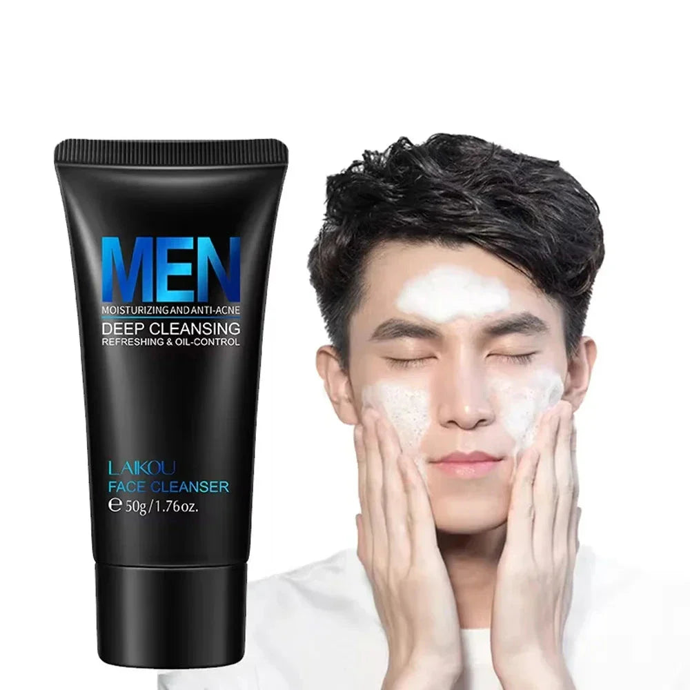 Tube noir de nettoyant pour le visage pour hommes avec texte bleu.