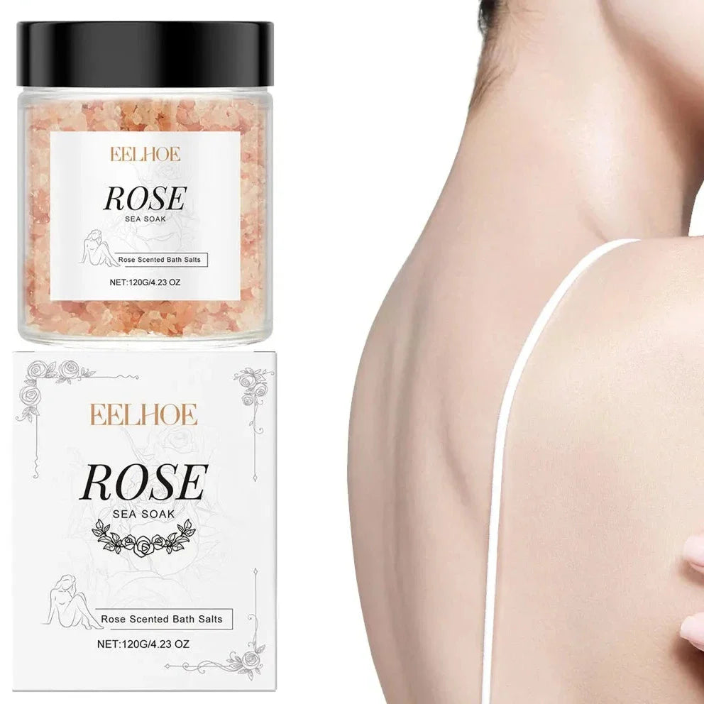 Sels de bain parfumés à la rose dans un pot avec un emballage assorti au produit.