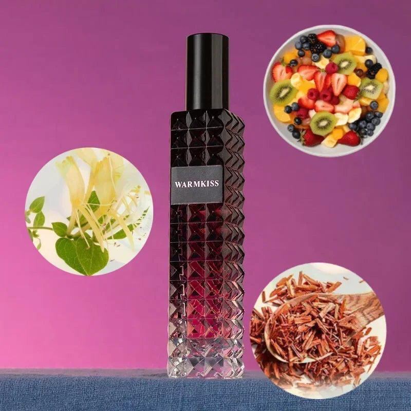 Flacon de parfum noir géométrique texturé avec un verre dégradé de rouge à transparent.