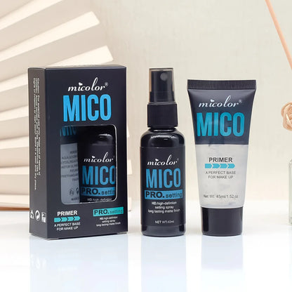 Les produits Micolor MICO sont présentés dans des emballages noirs et bleus.